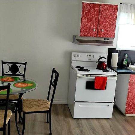 Quiet Cozy Apartment Next To Highway Wifi+Netflix Edmundston Ngoại thất bức ảnh