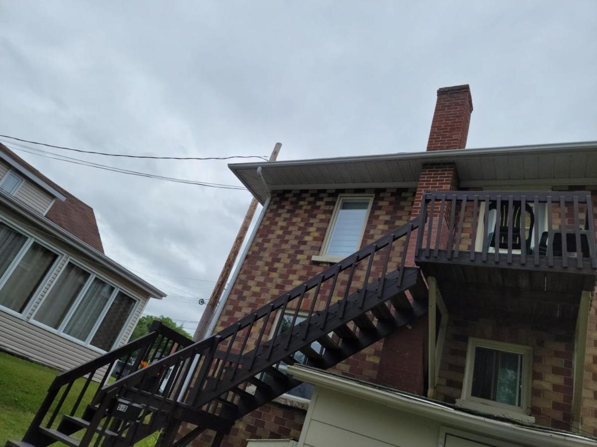 Quiet Cozy Apartment Next To Highway Wifi+Netflix Edmundston Ngoại thất bức ảnh