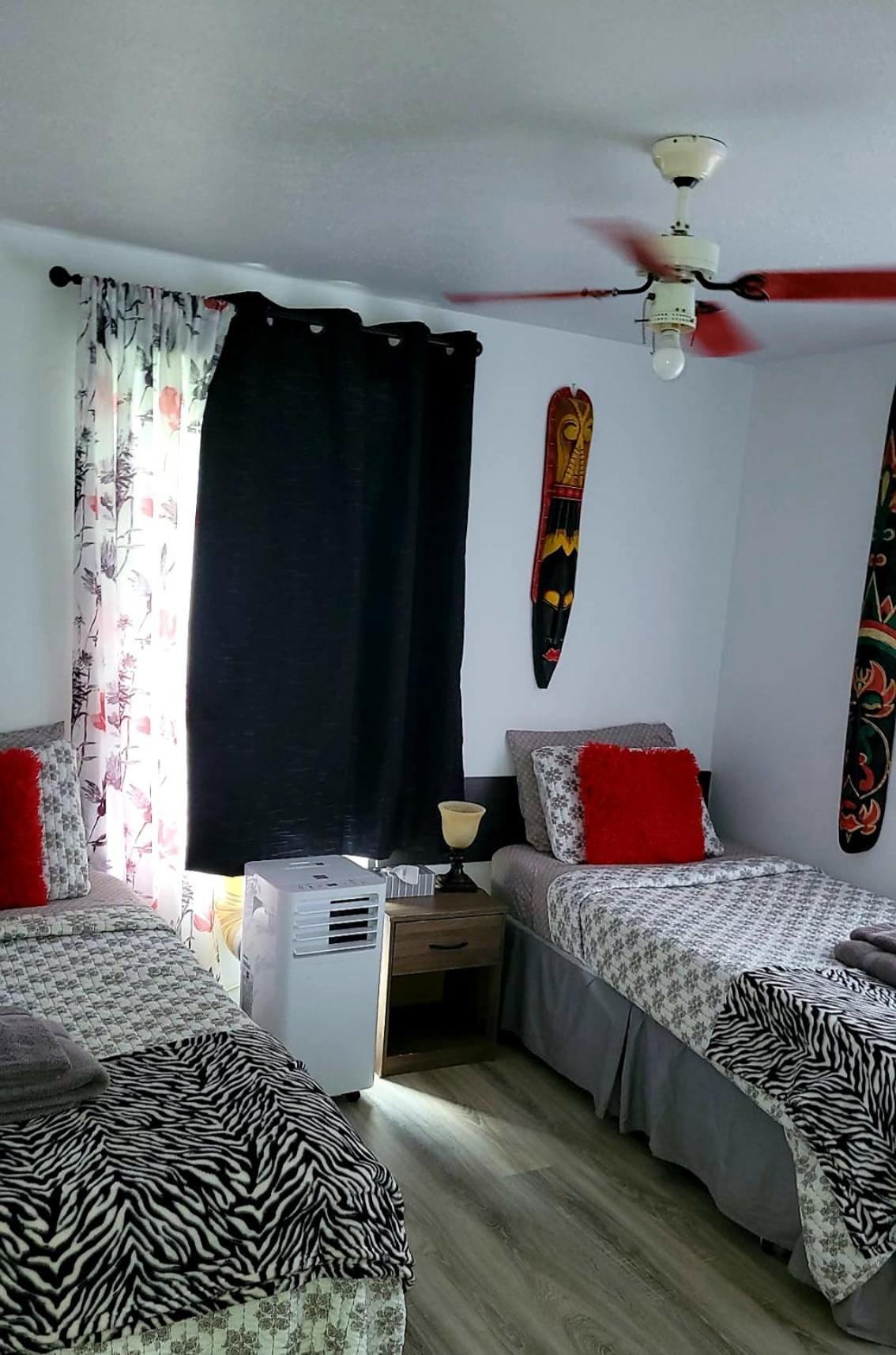 Quiet Cozy Apartment Next To Highway Wifi+Netflix Edmundston Ngoại thất bức ảnh