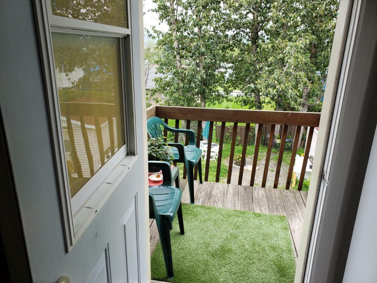 Quiet Cozy Apartment Next To Highway Wifi+Netflix Edmundston Ngoại thất bức ảnh